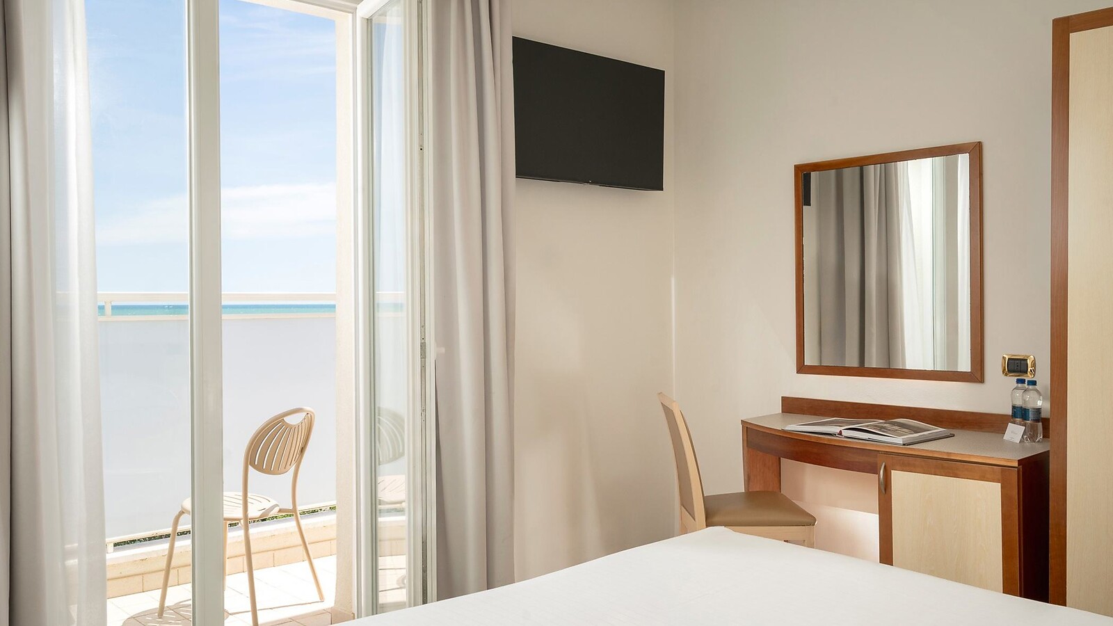 Suite mit zwei verbundenen Schlafzimmern und direktem Meerblick