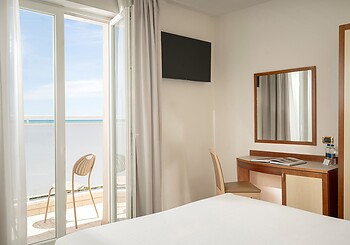 Suite mit zwei verbundenen Schlafzimmern und direktem Meerblick