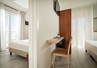 Suite mit zwei verbundenen Schlafzimmern und direktem Meerblick